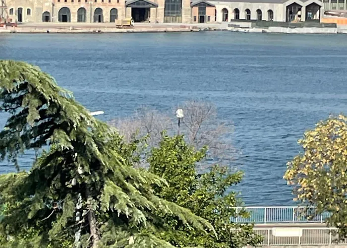 Fatih Balat Tarihin Içinde şık Bir Ev 2 Séjour chez l'habitant